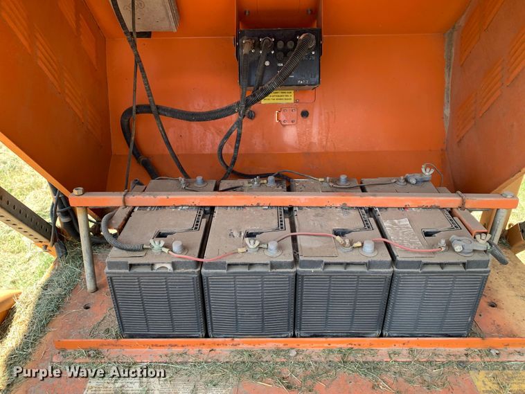 image for item JT9850 Amida 320-241 arrow board trailer