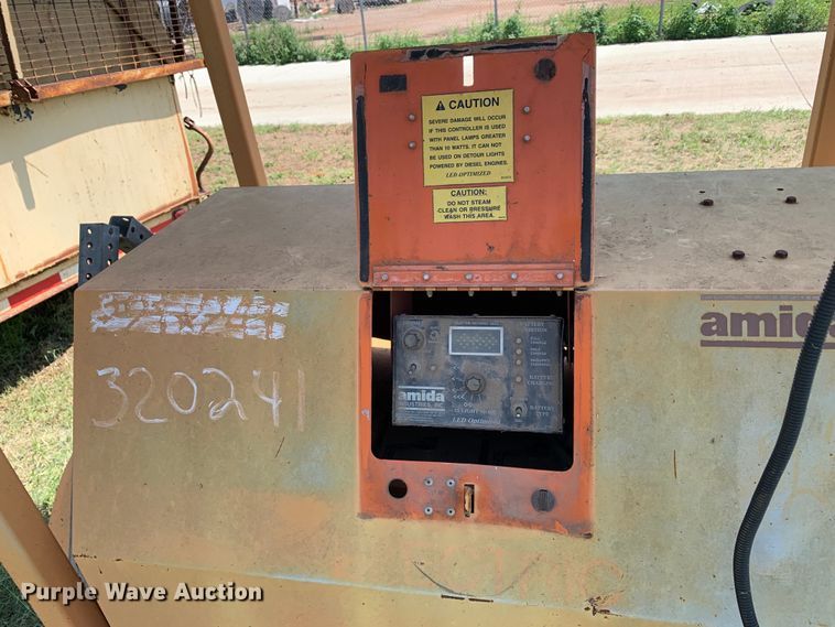 image for item JT9850 Amida 320-241 arrow board trailer