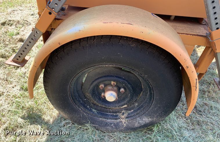 image for item JT9850 Amida 320-241 arrow board trailer