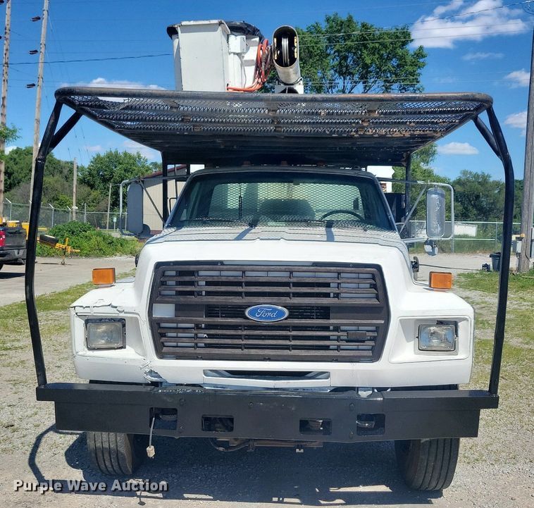 image for item KB9021 1991 Ford F700 bucket truck
