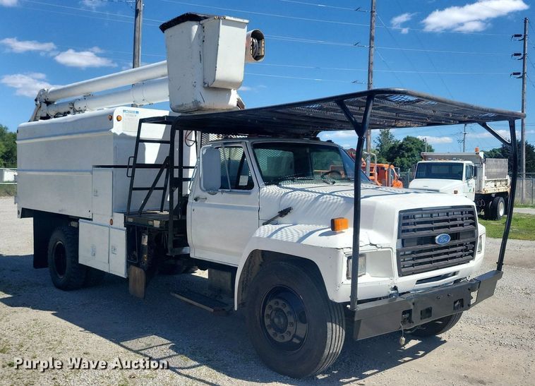 image for item KB9021 1991 Ford F700 bucket truck
