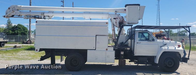 image for item KB9021 1991 Ford F700 bucket truck