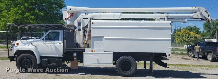 image for item KB9021 1991 Ford F700 bucket truck