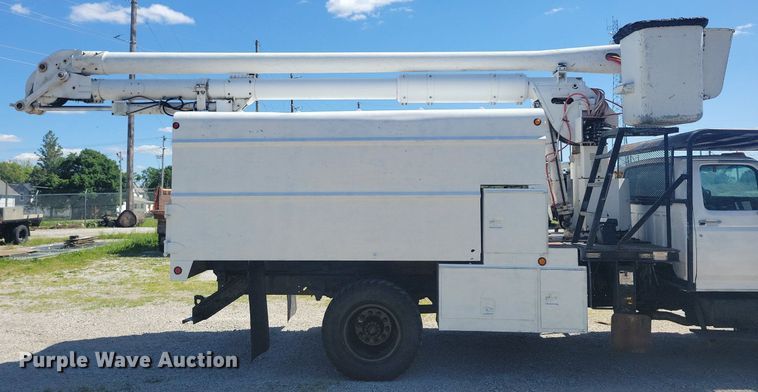 image for item KB9021 1991 Ford F700 bucket truck