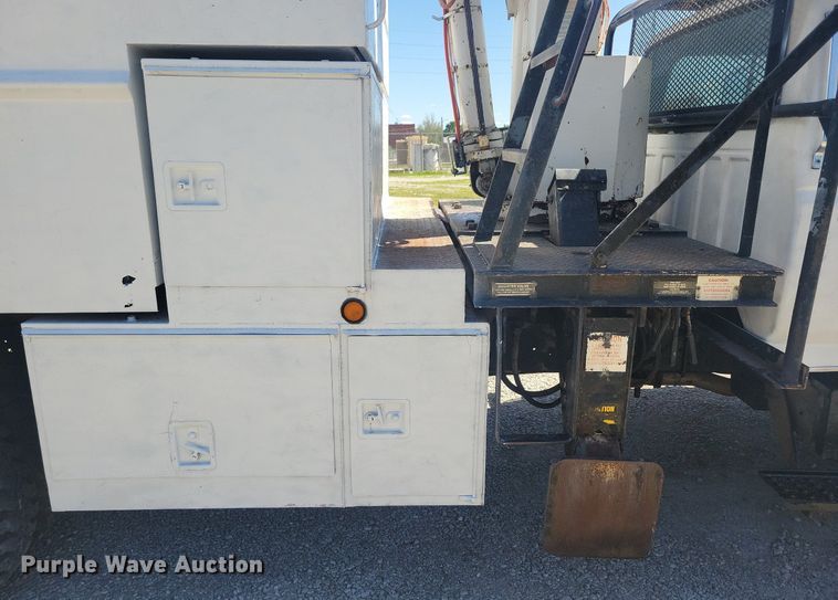 image for item KB9021 1991 Ford F700 bucket truck