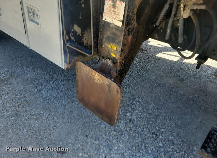 image for item KB9021 1991 Ford F700 bucket truck