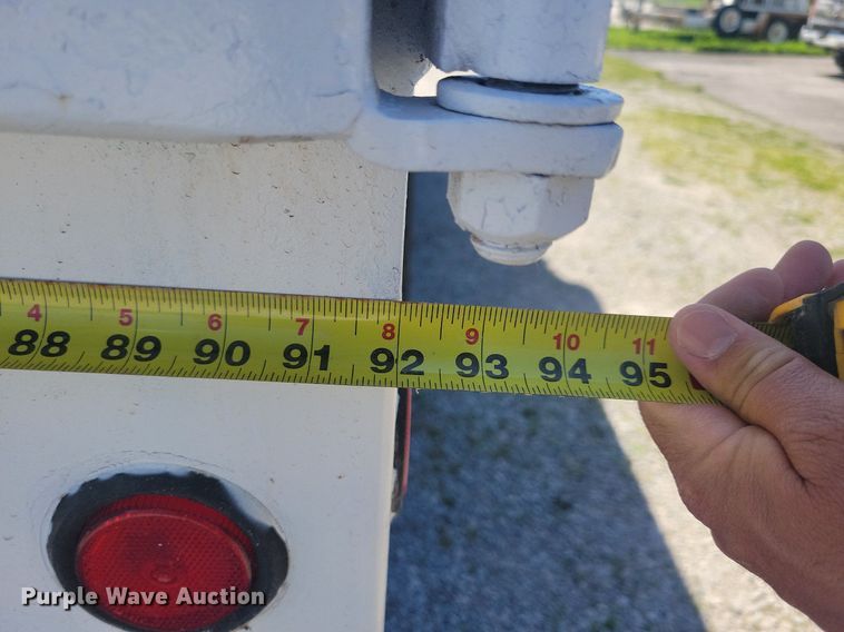 image for item KB9021 1991 Ford F700 bucket truck