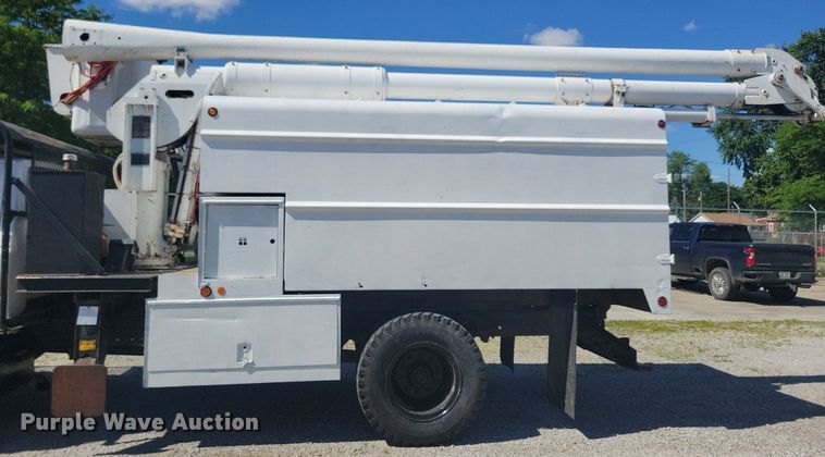 image for item KB9021 1991 Ford F700 bucket truck