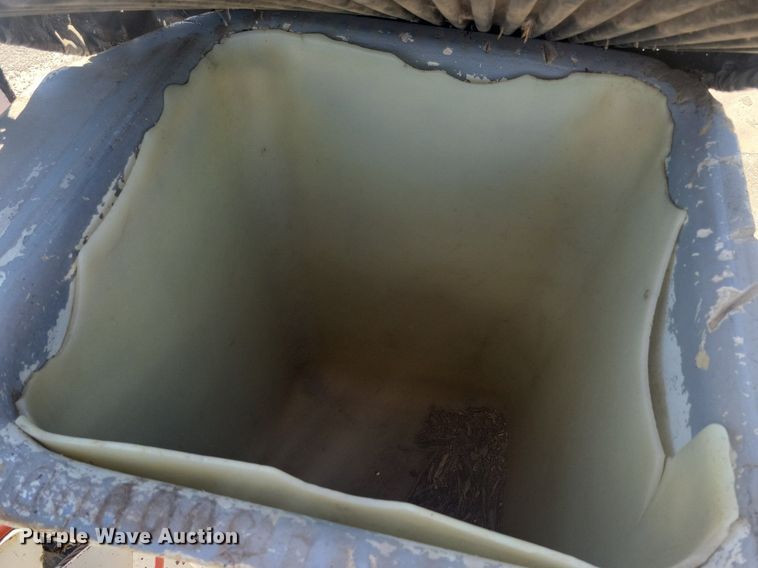 image for item KB9021 1991 Ford F700 bucket truck