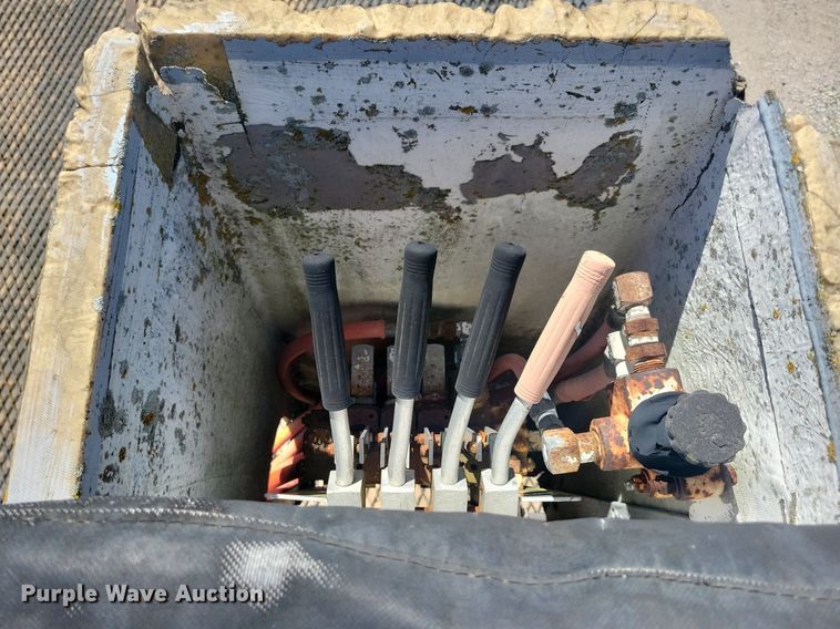 image for item KB9021 1991 Ford F700 bucket truck