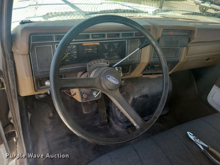 image for item KB9021 1991 Ford F700 bucket truck