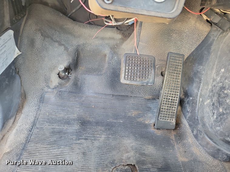 image for item KB9021 1991 Ford F700 bucket truck