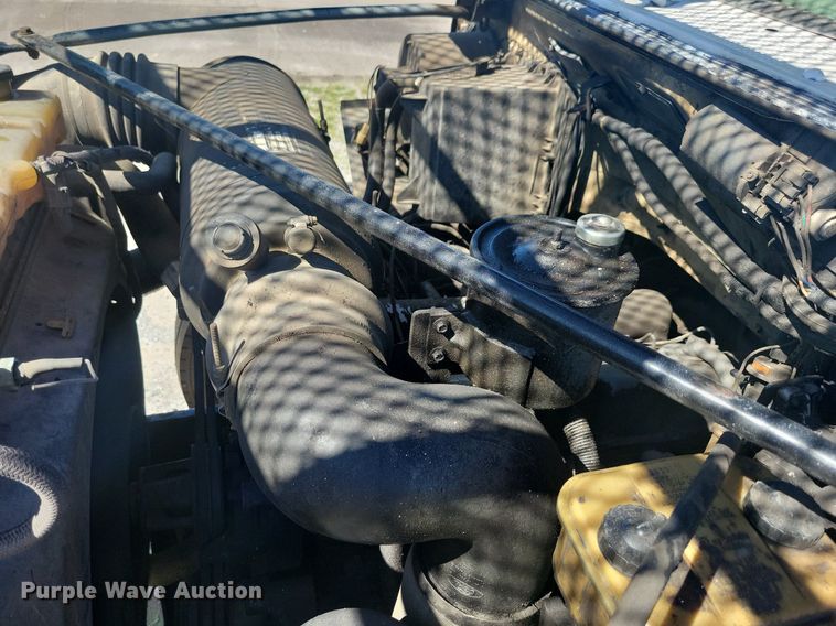 image for item KB9021 1991 Ford F700 bucket truck