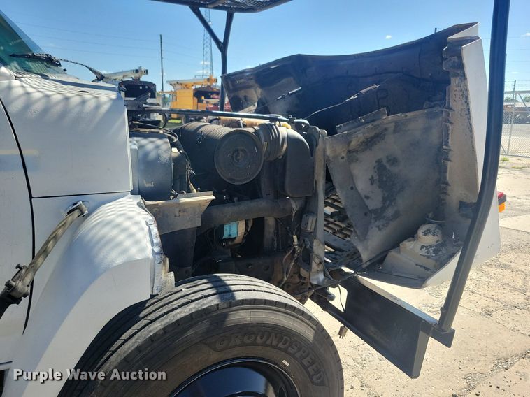 image for item KB9021 1991 Ford F700 bucket truck