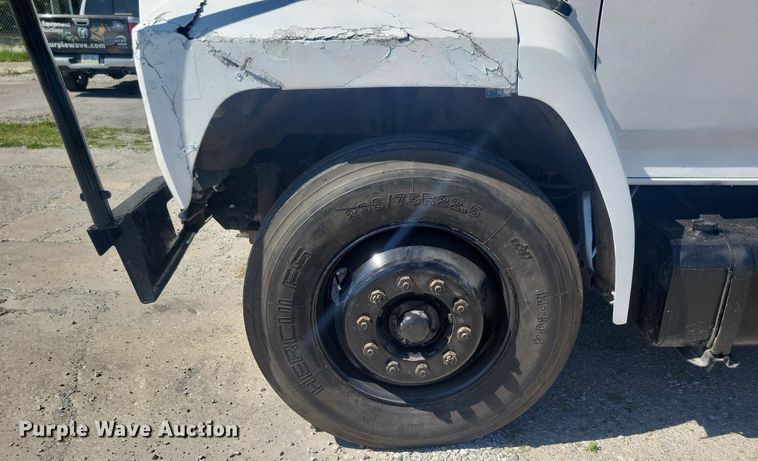 image for item KB9021 1991 Ford F700 bucket truck