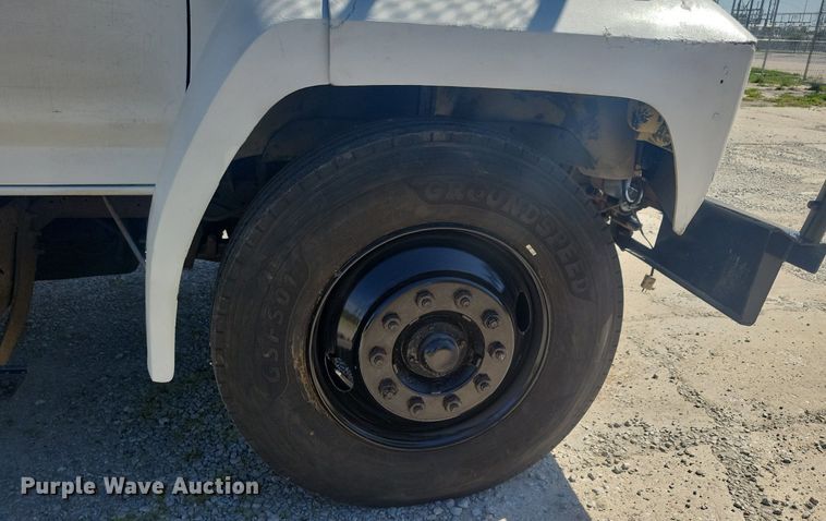 image for item KB9021 1991 Ford F700 bucket truck