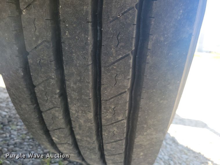 image for item KB9021 1991 Ford F700 bucket truck