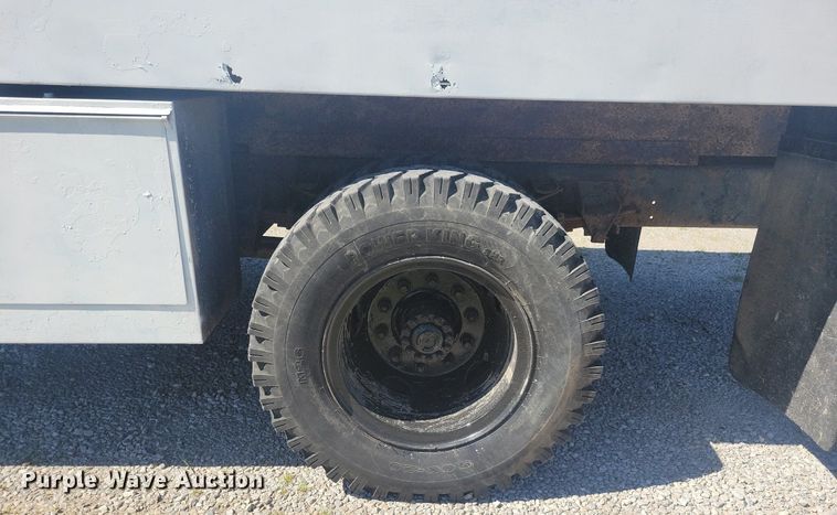 image for item KB9021 1991 Ford F700 bucket truck