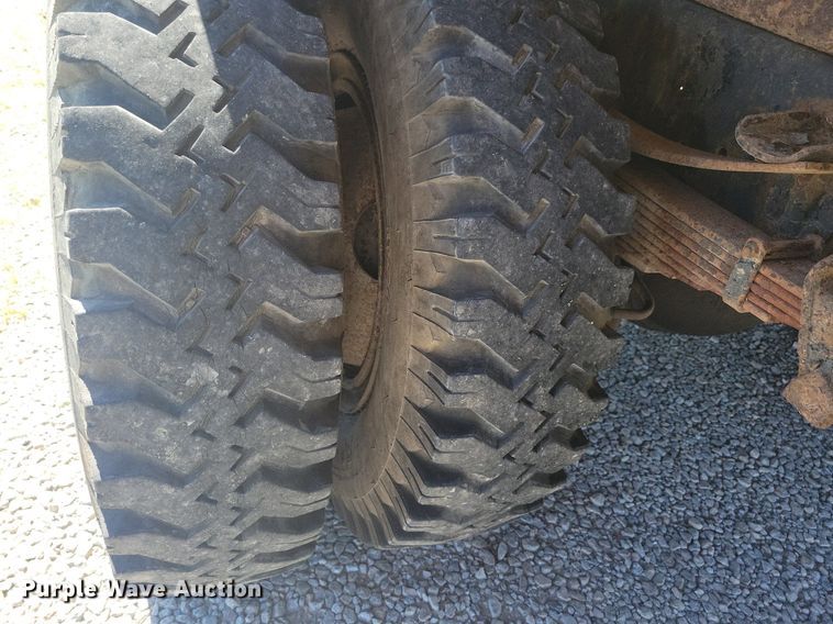 image for item KB9021 1991 Ford F700 bucket truck