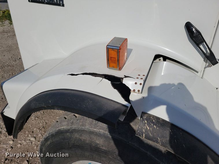 image for item KB9041 2012 Kenworth T800 hydrovac truck