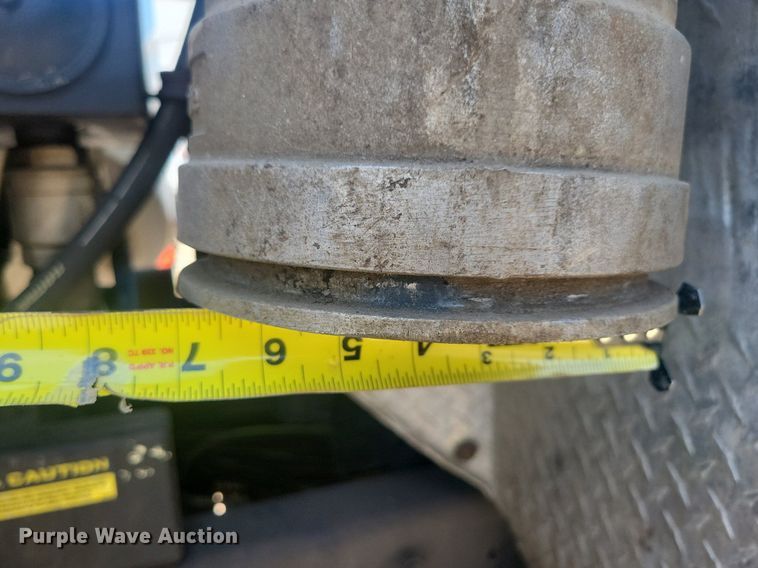 image for item KB9041 2012 Kenworth T800 hydrovac truck