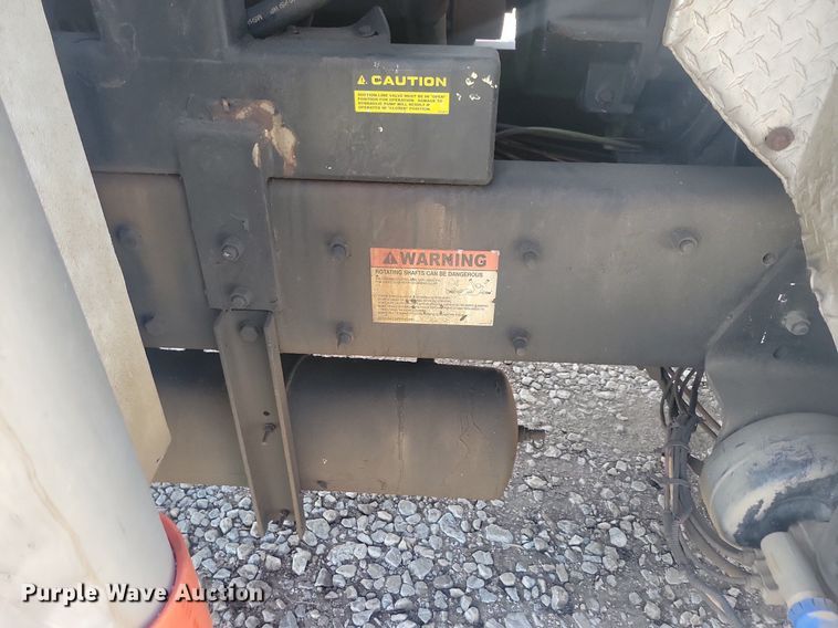 image for item KB9041 2012 Kenworth T800 hydrovac truck