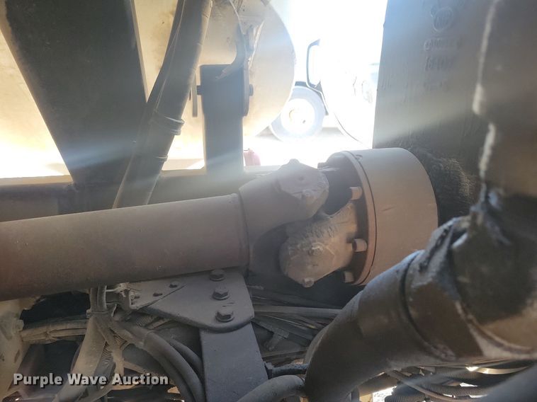 image for item KB9041 2012 Kenworth T800 hydrovac truck