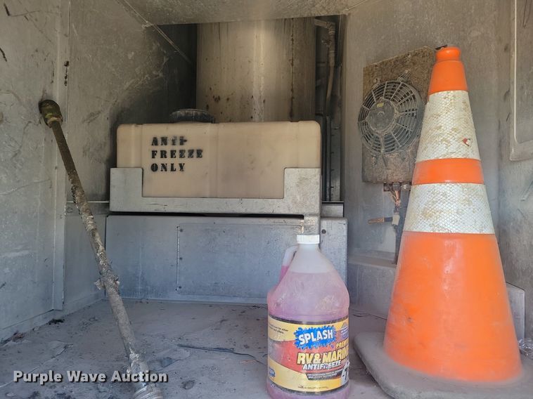 image for item KB9041 2012 Kenworth T800 hydrovac truck