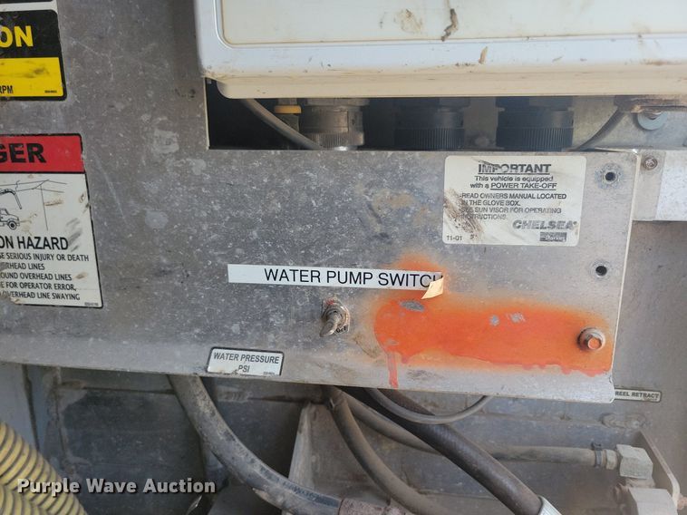 image for item KB9041 2012 Kenworth T800 hydrovac truck