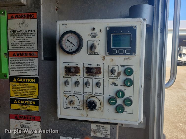 image for item KB9041 2012 Kenworth T800 hydrovac truck