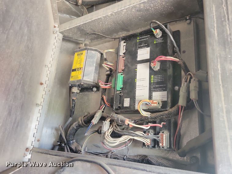 image for item KB9041 2012 Kenworth T800 hydrovac truck