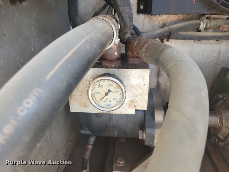 image for item KB9041 2012 Kenworth T800 hydrovac truck