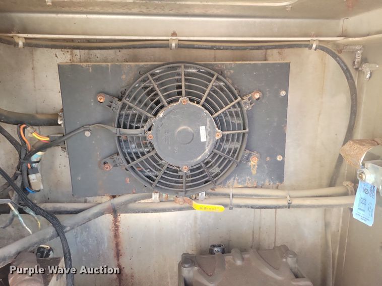 image for item KB9041 2012 Kenworth T800 hydrovac truck