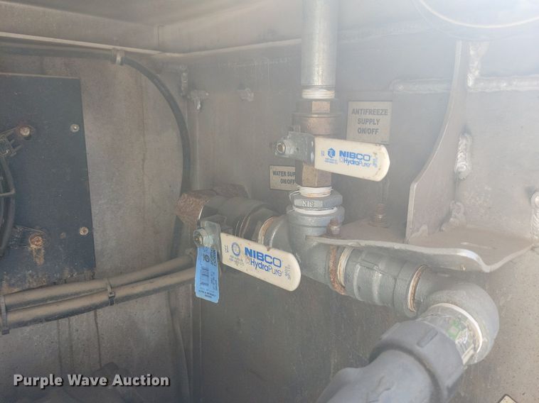 image for item KB9041 2012 Kenworth T800 hydrovac truck