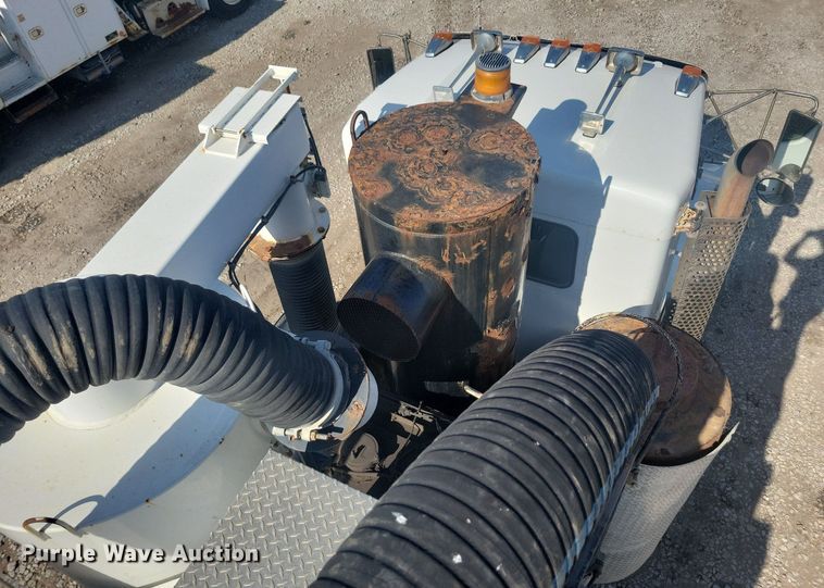 image for item KB9041 2012 Kenworth T800 hydrovac truck