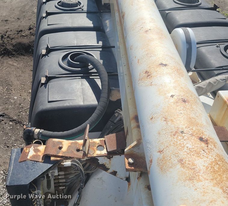 image for item KB9041 2012 Kenworth T800 hydrovac truck