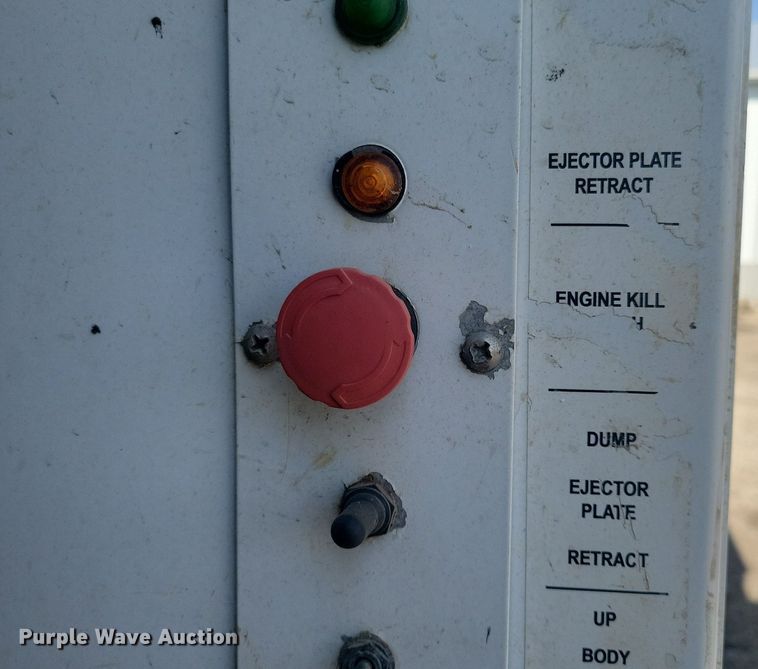 image for item KB9041 2012 Kenworth T800 hydrovac truck