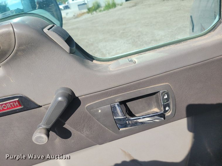 image for item KB9041 2012 Kenworth T800 hydrovac truck