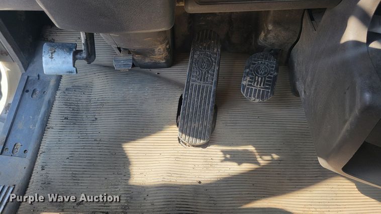 image for item KB9041 2012 Kenworth T800 hydrovac truck