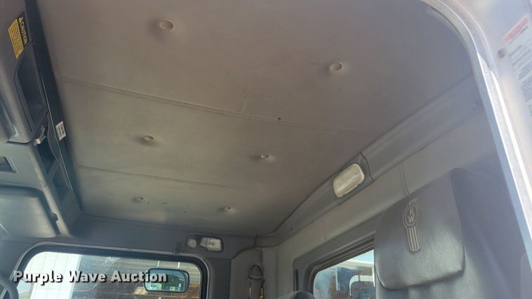 image for item KB9041 2012 Kenworth T800 hydrovac truck