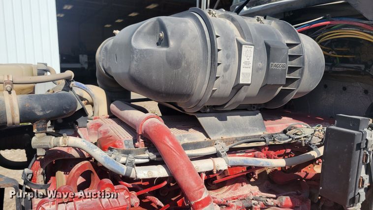 image for item KB9041 2012 Kenworth T800 hydrovac truck