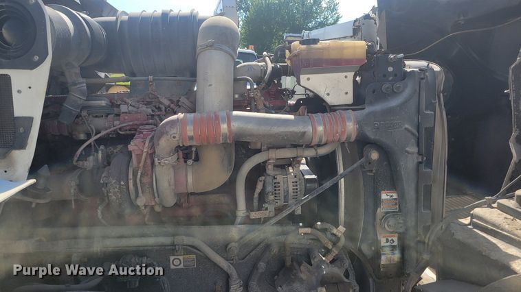 image for item KB9041 2012 Kenworth T800 hydrovac truck