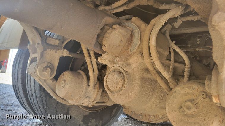 image for item KB9041 2012 Kenworth T800 hydrovac truck