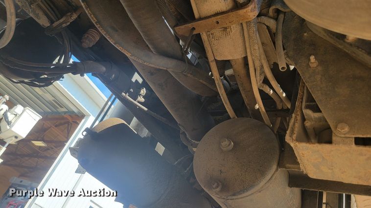 image for item KB9041 2012 Kenworth T800 hydrovac truck