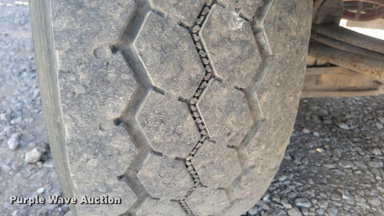 image for item KB9041 2012 Kenworth T800 hydrovac truck