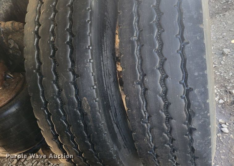 image for item KB9041 2012 Kenworth T800 hydrovac truck