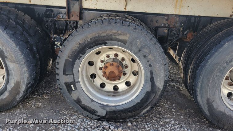 image for item KB9041 2012 Kenworth T800 hydrovac truck