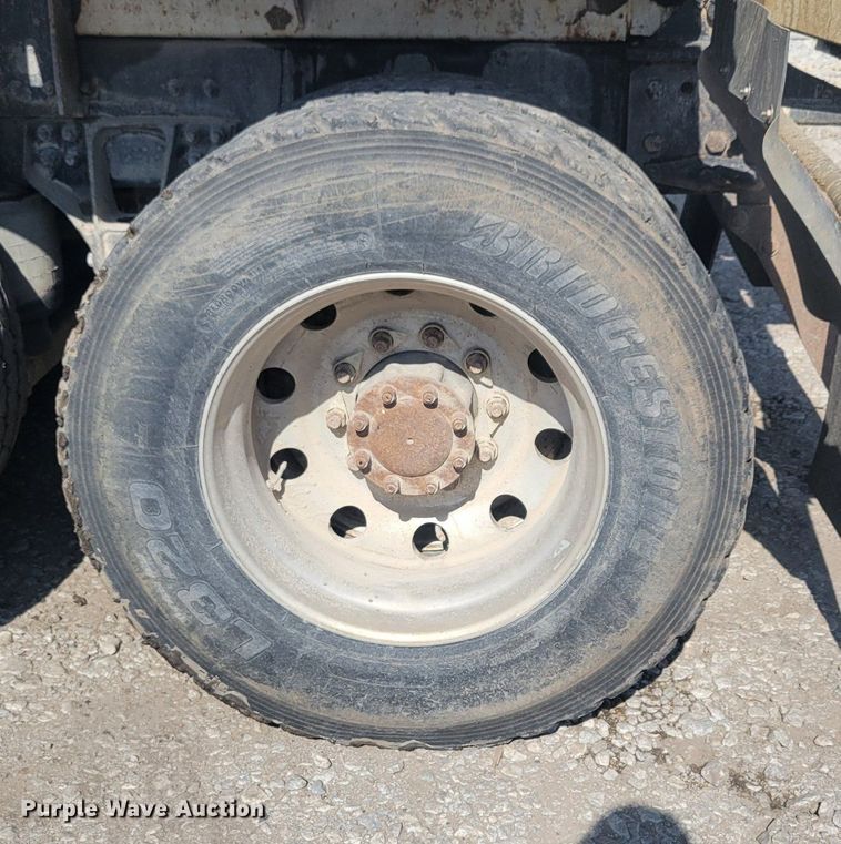 image for item KB9041 2012 Kenworth T800 hydrovac truck