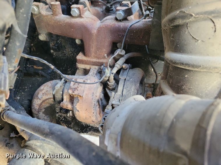 image for item KB9043 1993 Ford F700 truck cab and chassis