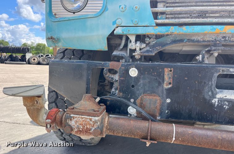 image for item LD9415 1993 Mack DM690S water truck